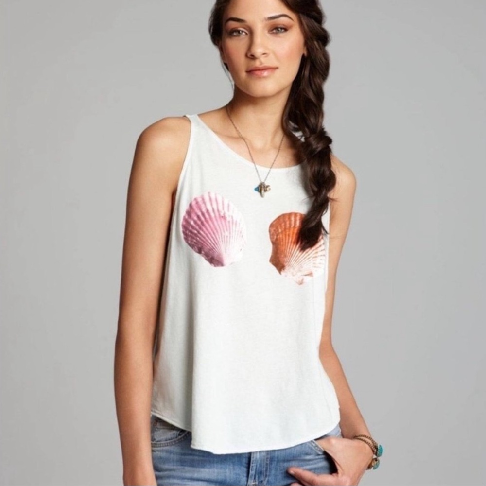 EUC WILDFOX Off White Seashell Graphic Swing Tank Top